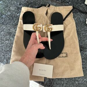 GUCCI LEATHER THONG SANDAL WITH DOUBLE G size 40